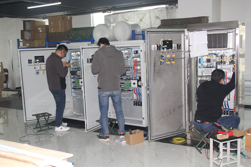 ������ֱ���ͱÿ��ƹ�����݆�C(j��)�S�������µ�ͻ���Լ��L(zh��ng)�h(yu��n)�đ�(zh��n)�Ժ���